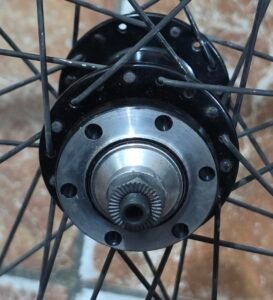 Bucela me guzhinet rezistente, është për biçikleta që janë me diskofren ka me 32 ose me 36 